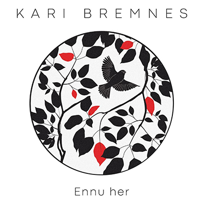 CD Tipp des Monats: Kari Bremnes - Ennu Her ( Die Liveauftriite dieser wunderbaren S�ngerin von den Lofoten sind grosse G�nsehautmomente und ihr erstes Album seit 2017 brilliert wieder mit exzellenter Klangqualit�t und wohltuend warmen Kl�ngen zu tiefgehenden Texten.)